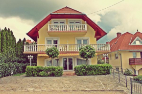Гостиница Vesta Apartments  Хевиз